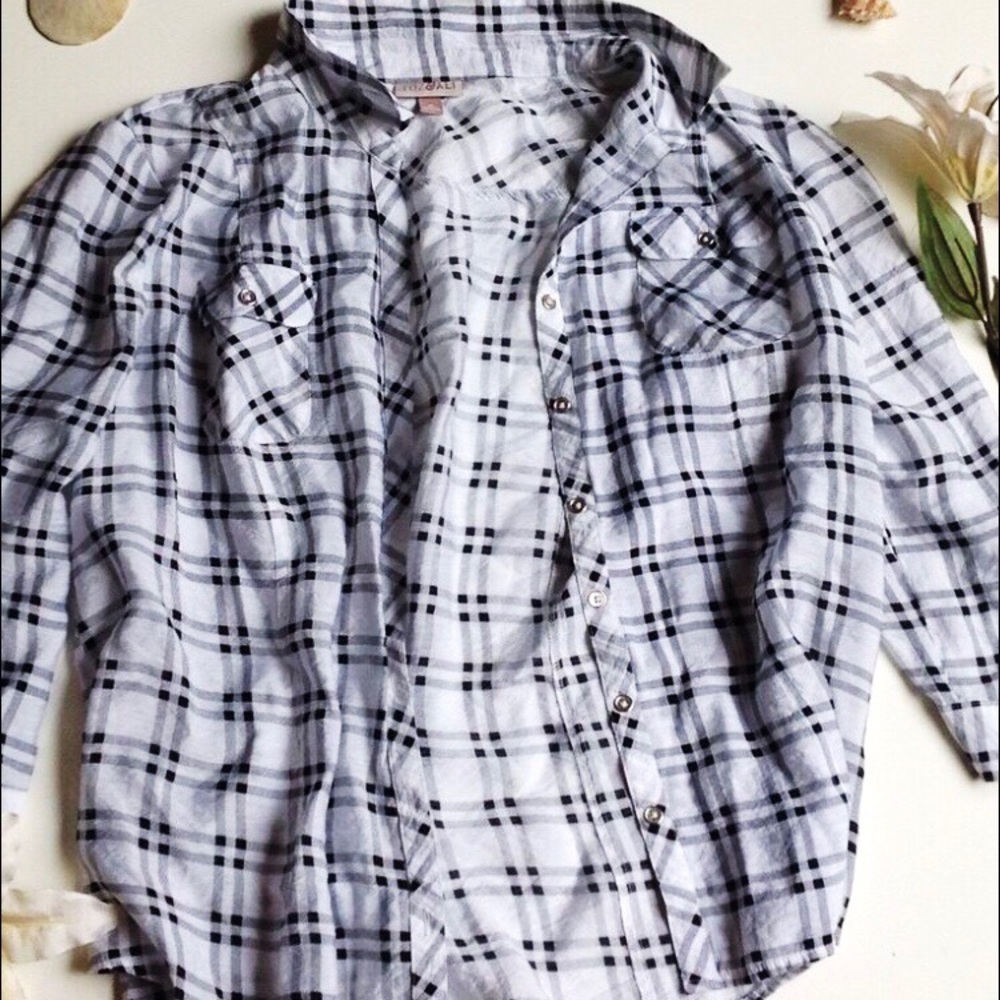 Black and white plaid